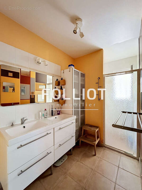 Maison spacieuse 10 pièces à vendre à Saint-Pair-sur-Mer - Réf 12310AH - photo 7