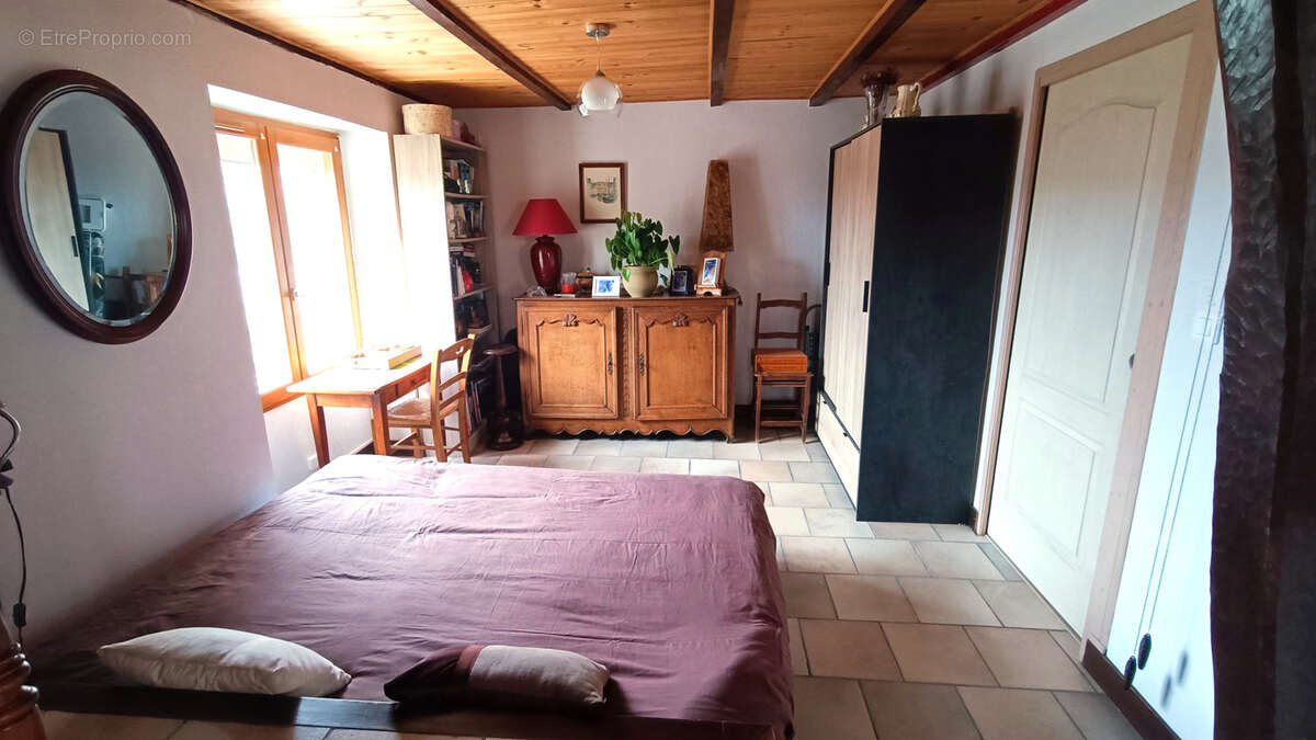 Maison à ESCOIRE