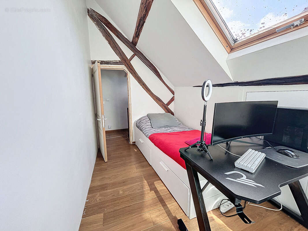 Maison à BRIIS-SOUS-FORGES