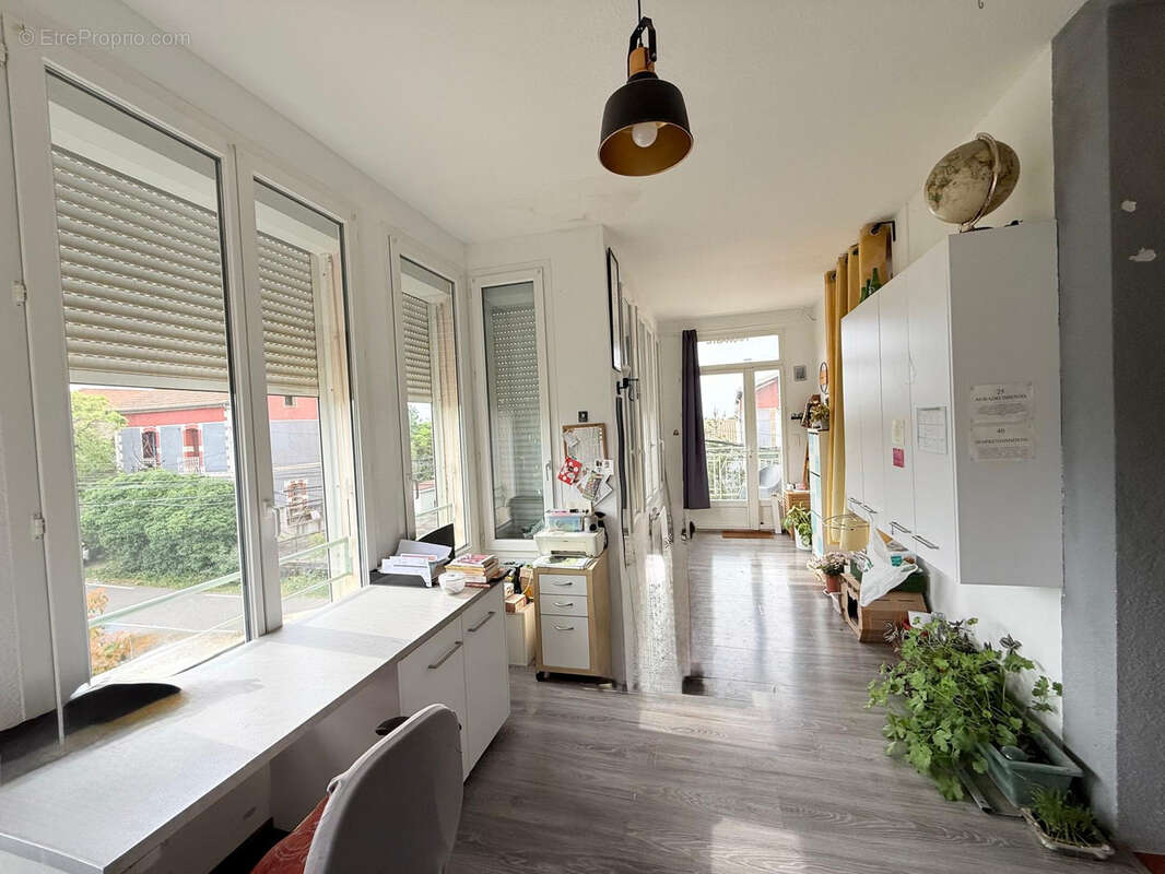 Appartement à LAURENS
