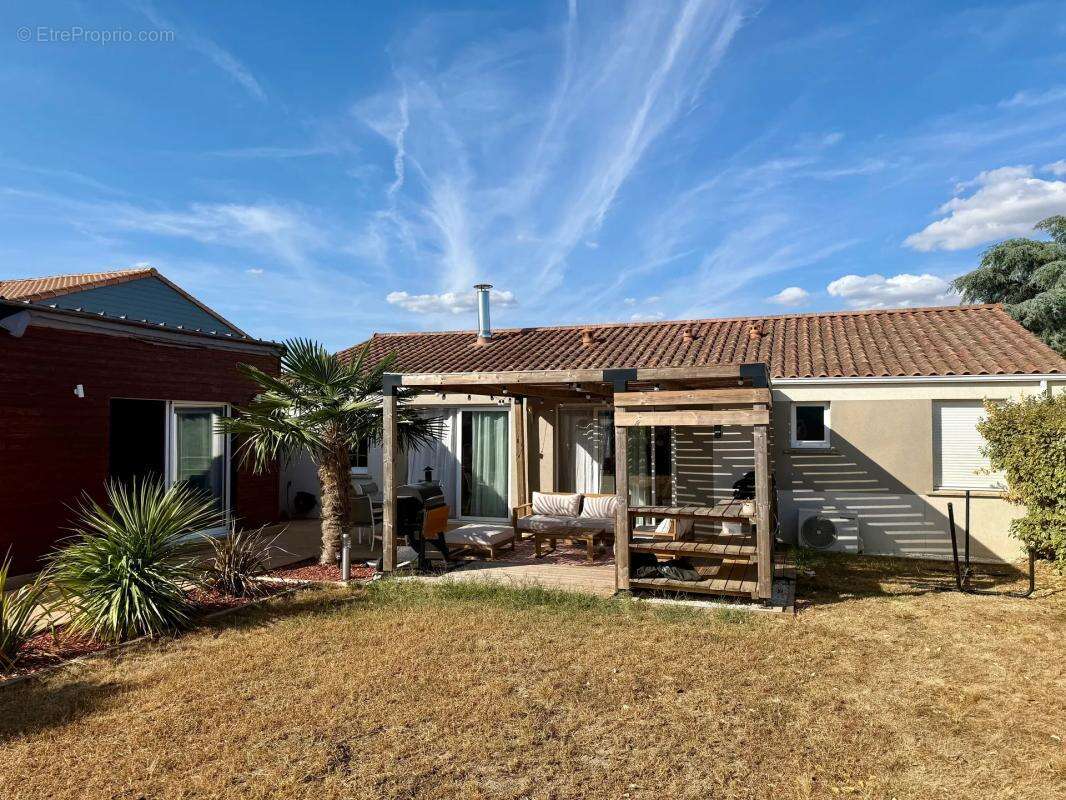Maison de 5 pièces de 134 m² à Corcoué-sur-Logne - photo 2