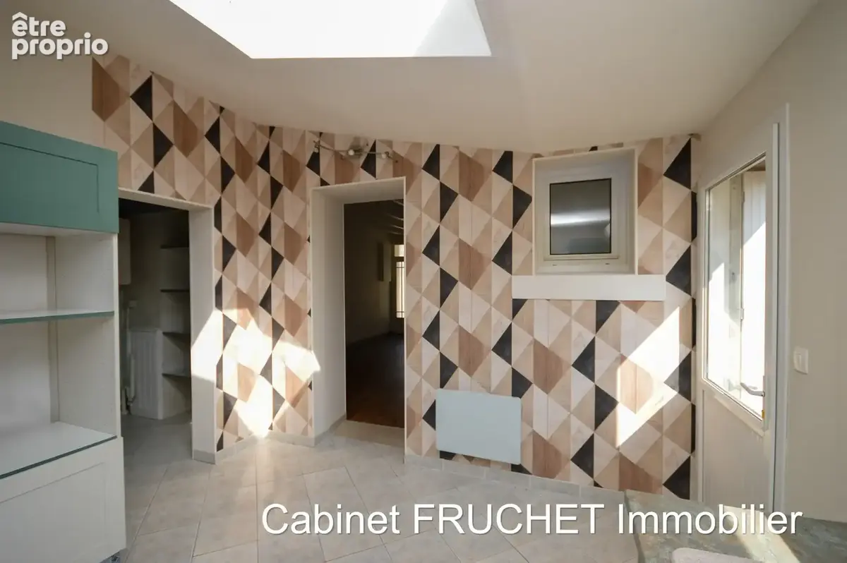 CHANTONNAY - Maison de caractère avec 2 chambres - photo 4