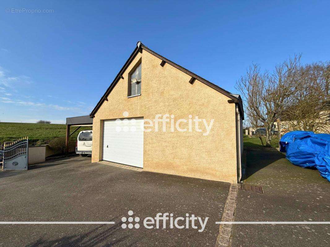 Maison à PIRE-SUR-SEICHE