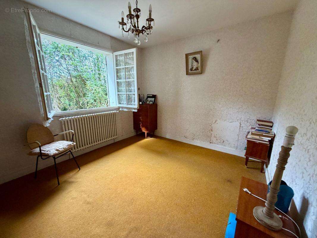 Aux amateurs de rénovation : ce bien est fait pour vous ! - photo 12
