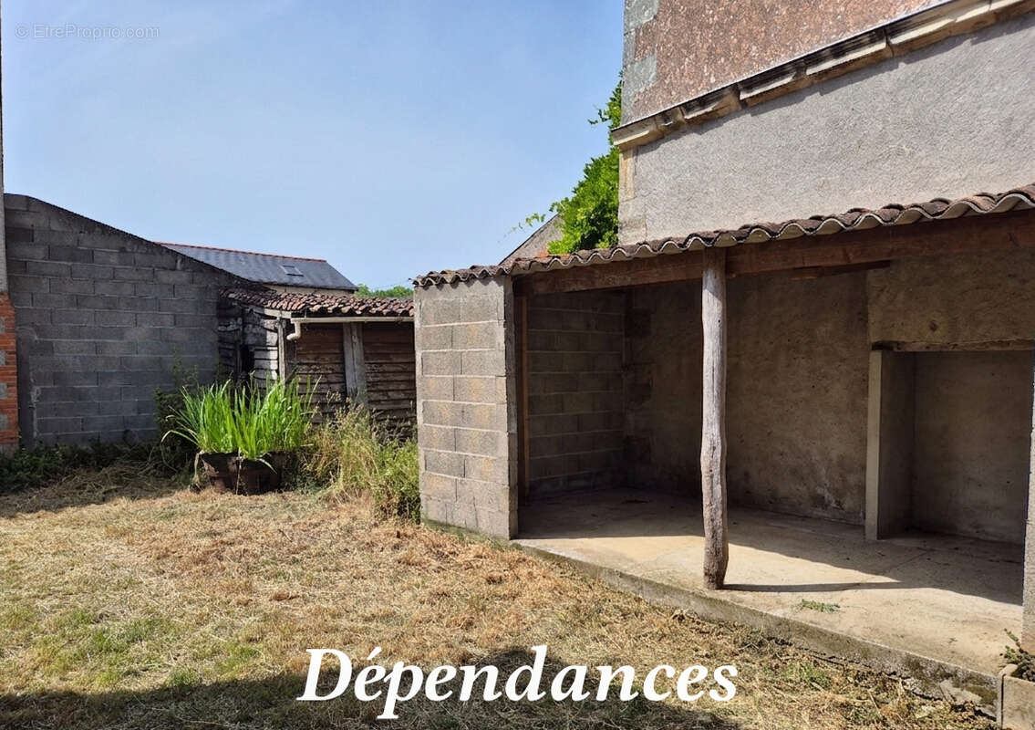 Maison à THOUARCE