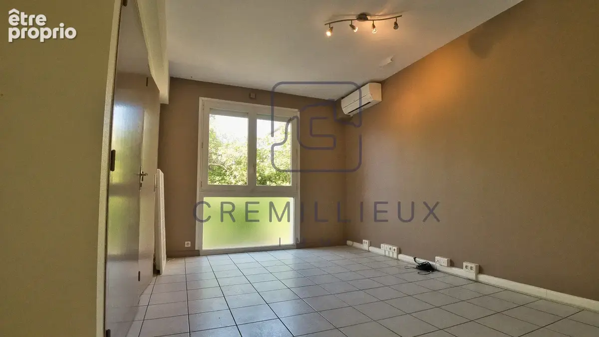 Local commercial ou professionnel Guilherand-Granges 225 m2 - photo 9