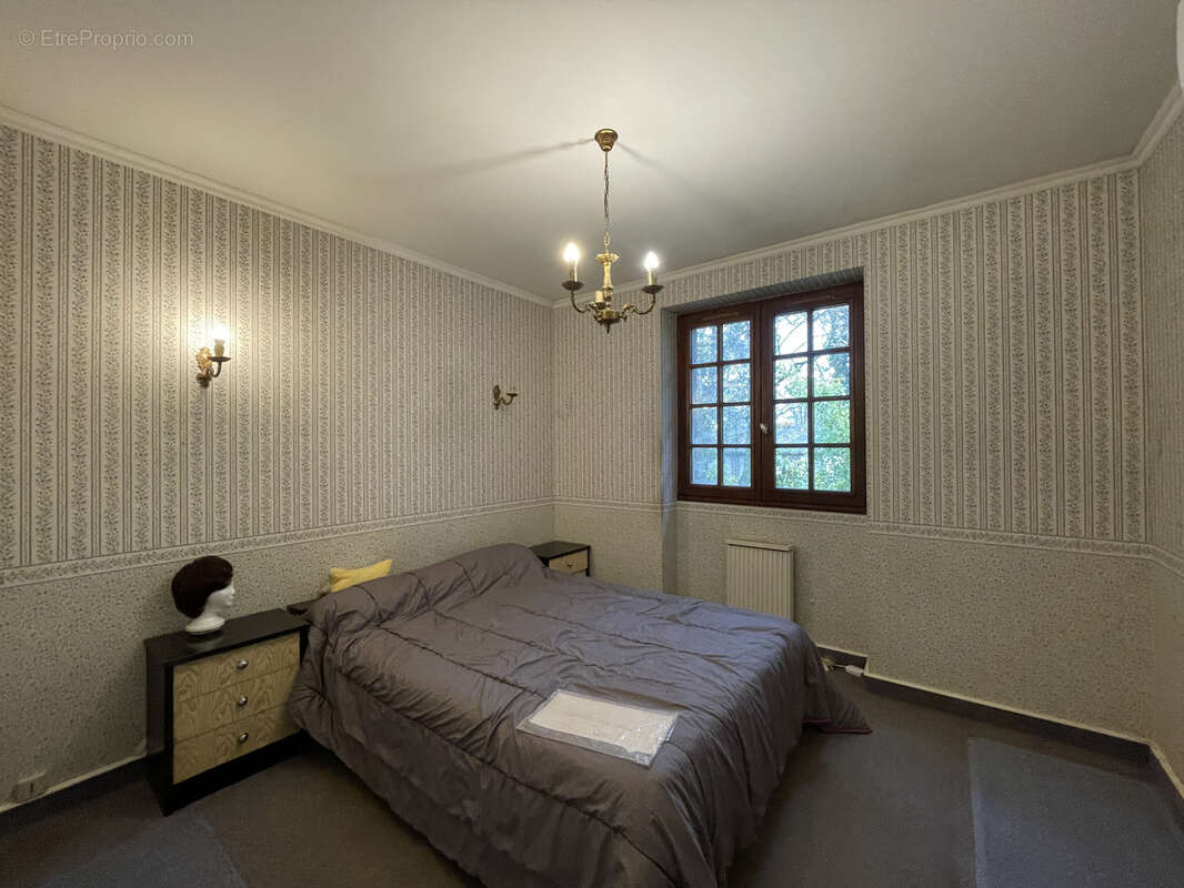 Maison à SAINT-GEORGES-BUTTAVENT