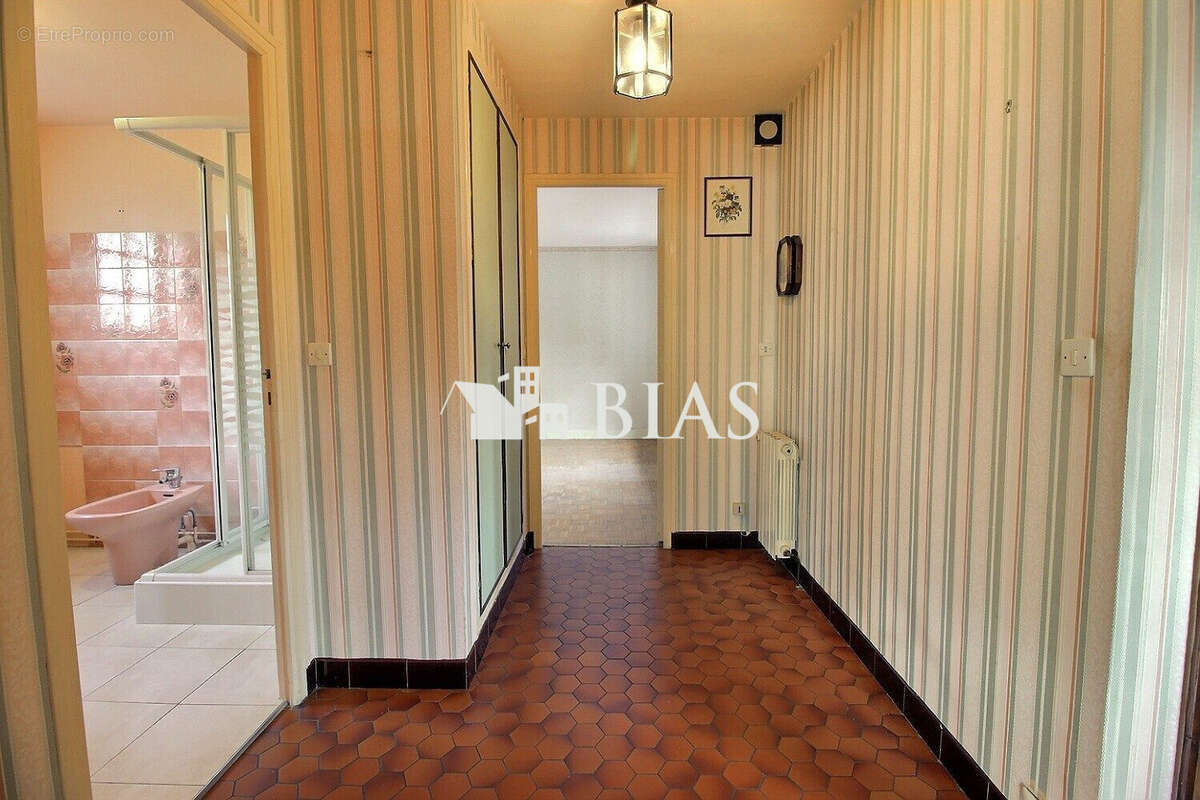 Maison à LE BEC-HELLOUIN