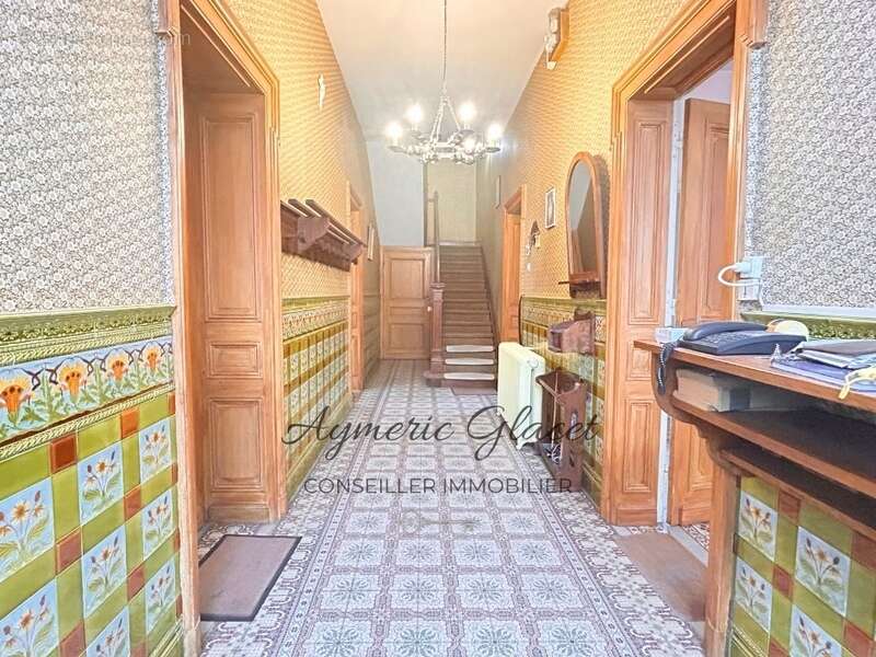  Noyelles-sur-Selle — Grande maison familiale de 234 m², dépendances et cour pavée. Une maison de caractère, désormais à 276 000 - photo 8