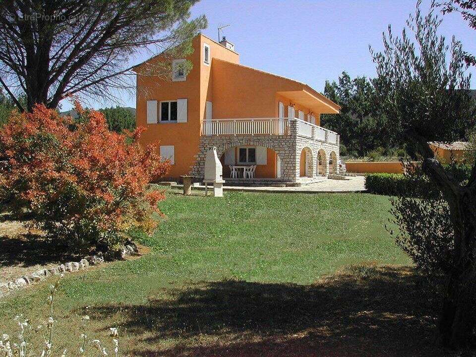 Maison à AUPS