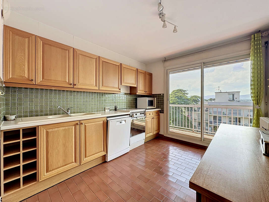 Appartement à TASSIN-LA-DEMI-LUNE