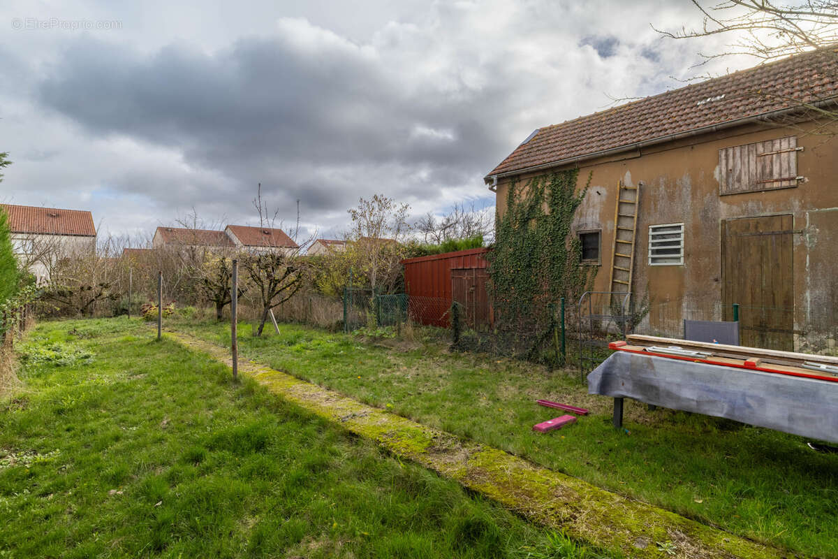 Appartement à SAINT-PRIVAT-LA-MONTAGNE