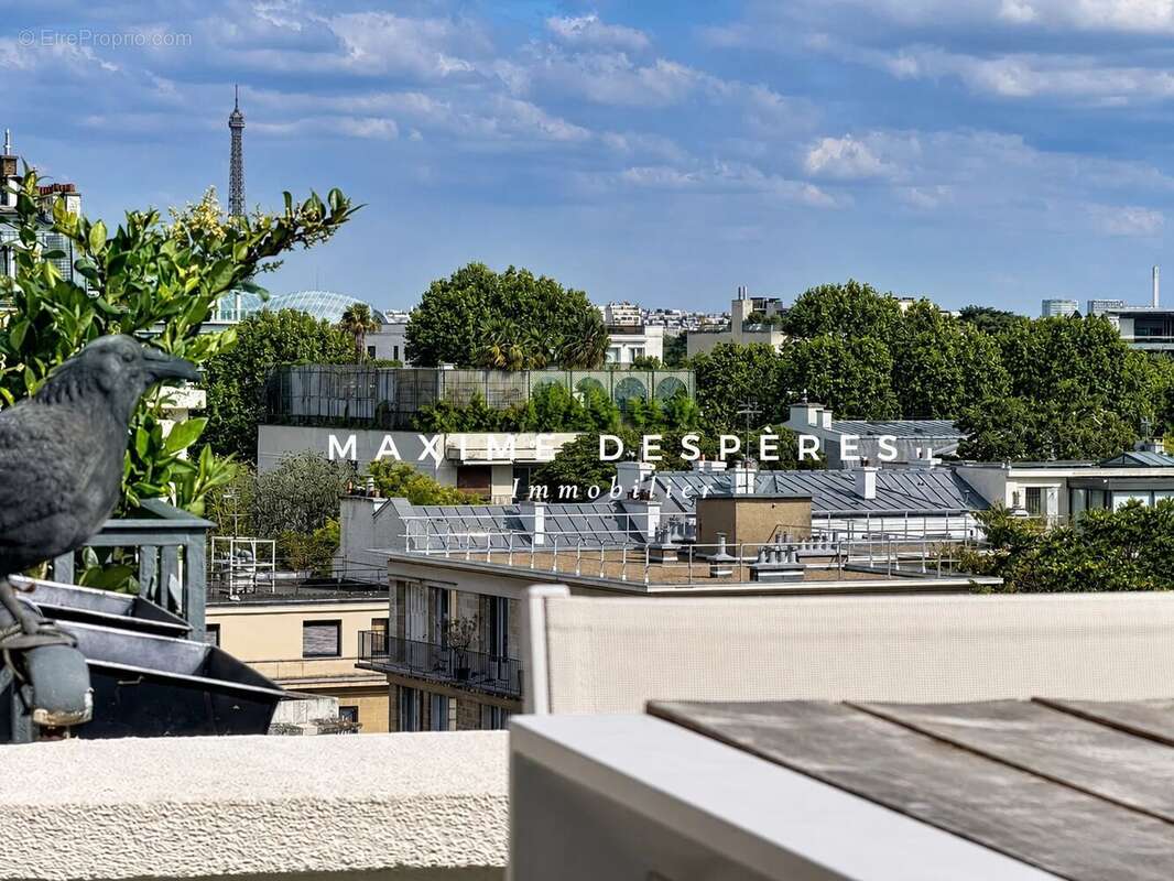 Appartement à NEUILLY-SUR-SEINE