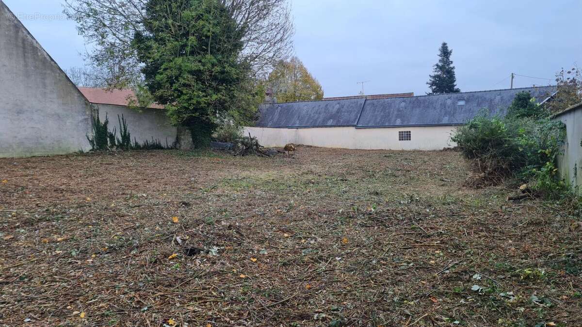 Terrain à MAINTENON