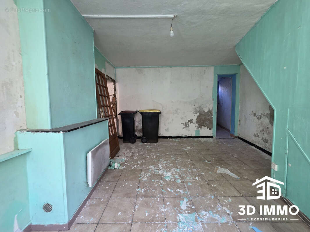 Maison à AVESNES-SUR-HELPE