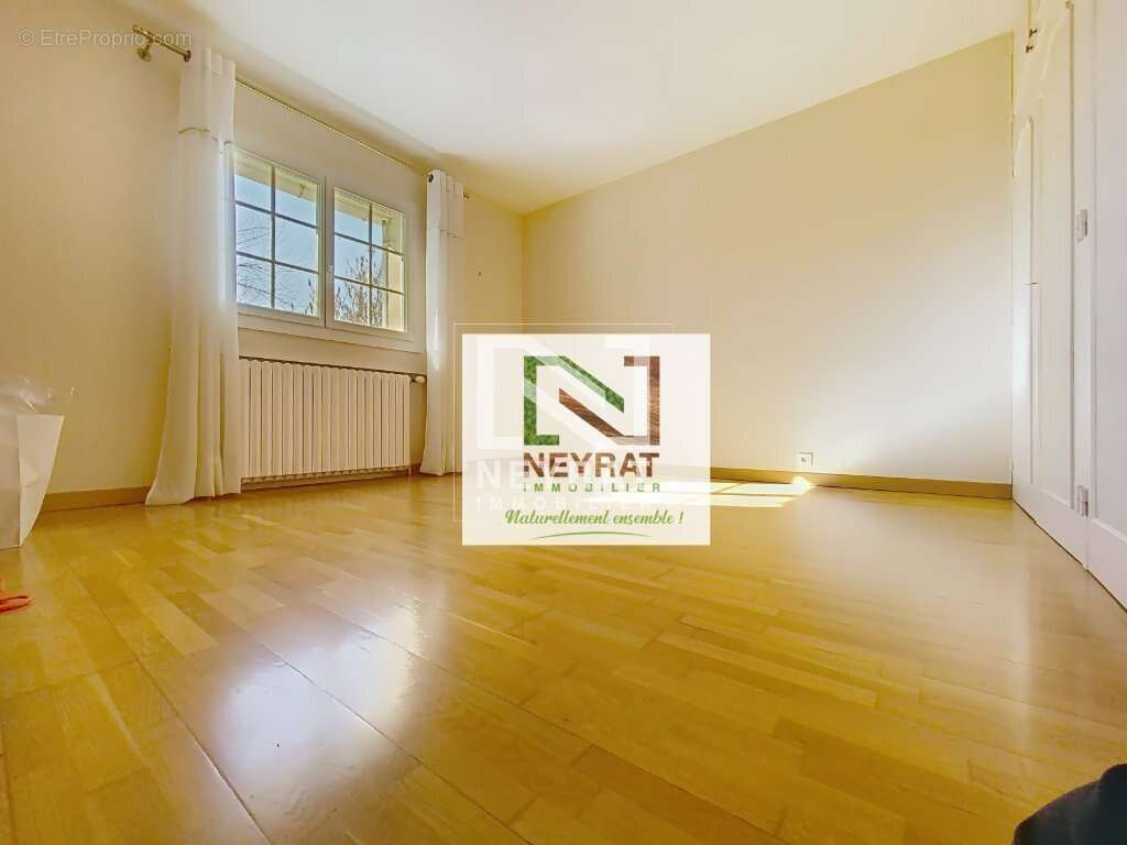 Maison à CHAMPFORGEUIL