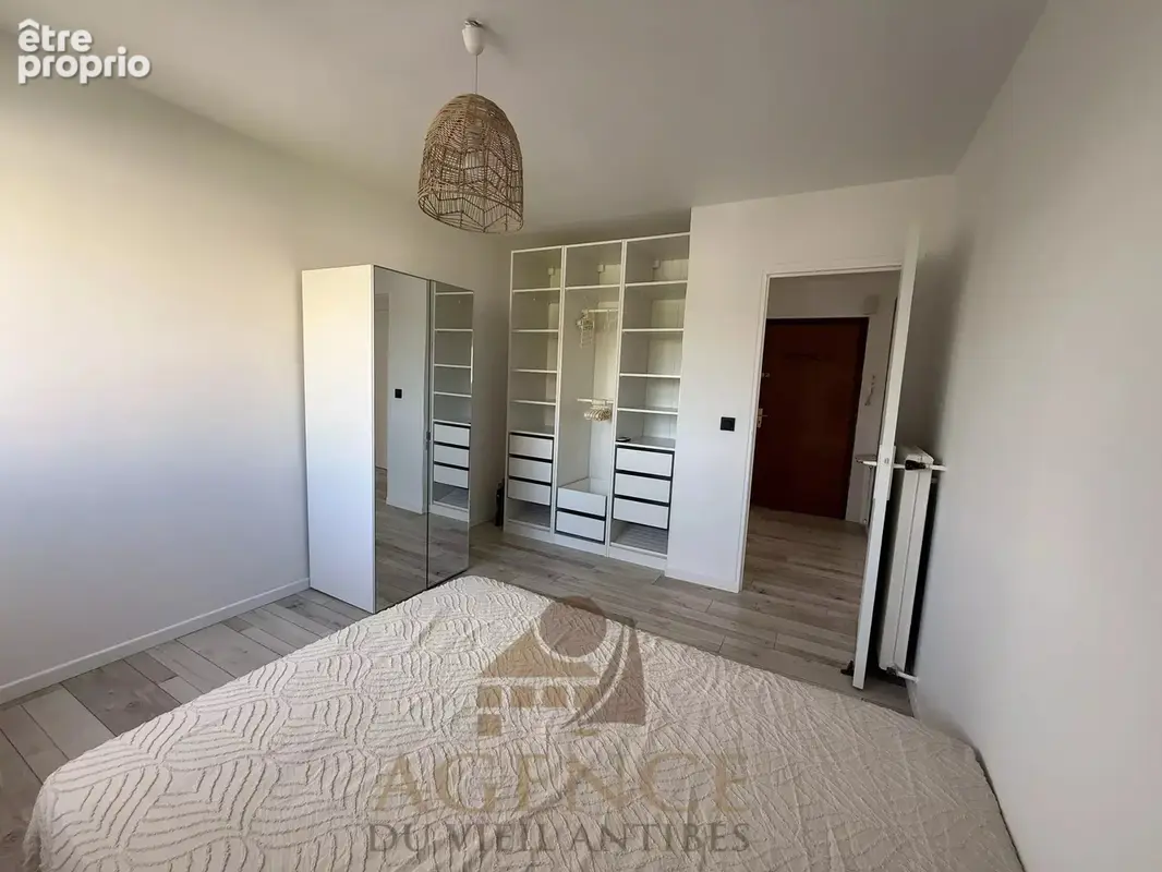 Antibes – 3 pièces 62 m² – 24 m² d’extérieurs – rénové – dernier étage – triple exposition – parking & cave - photo 11