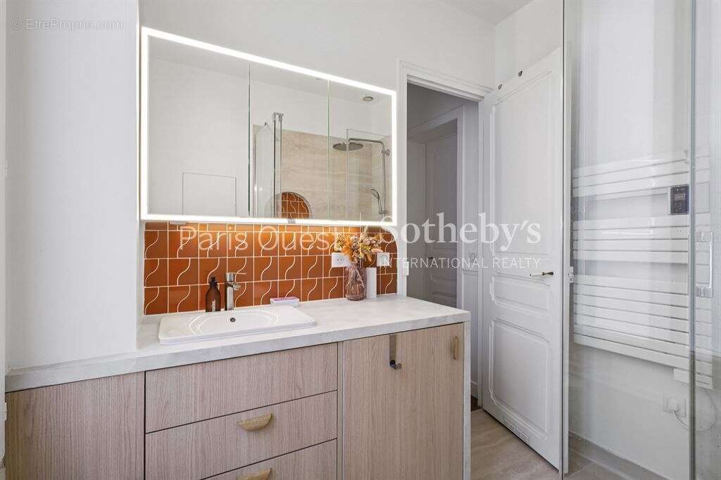 Appartement à NEUILLY-SUR-SEINE