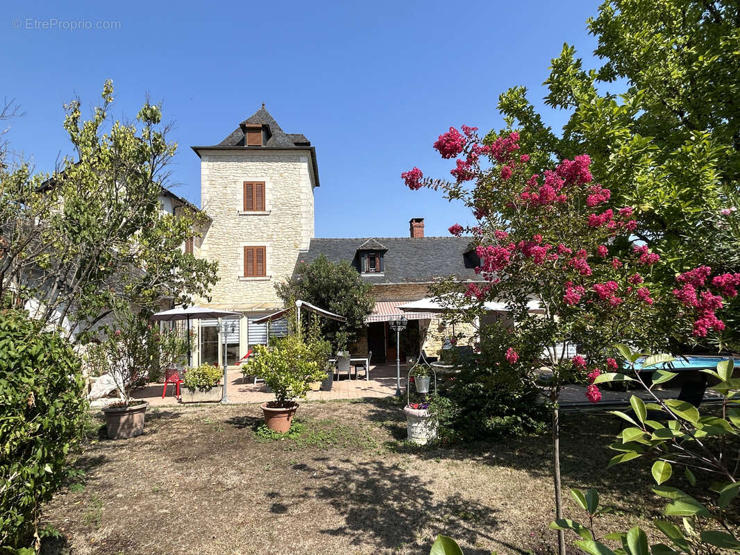 Maison à TERRASSON-LAVILLEDIEU