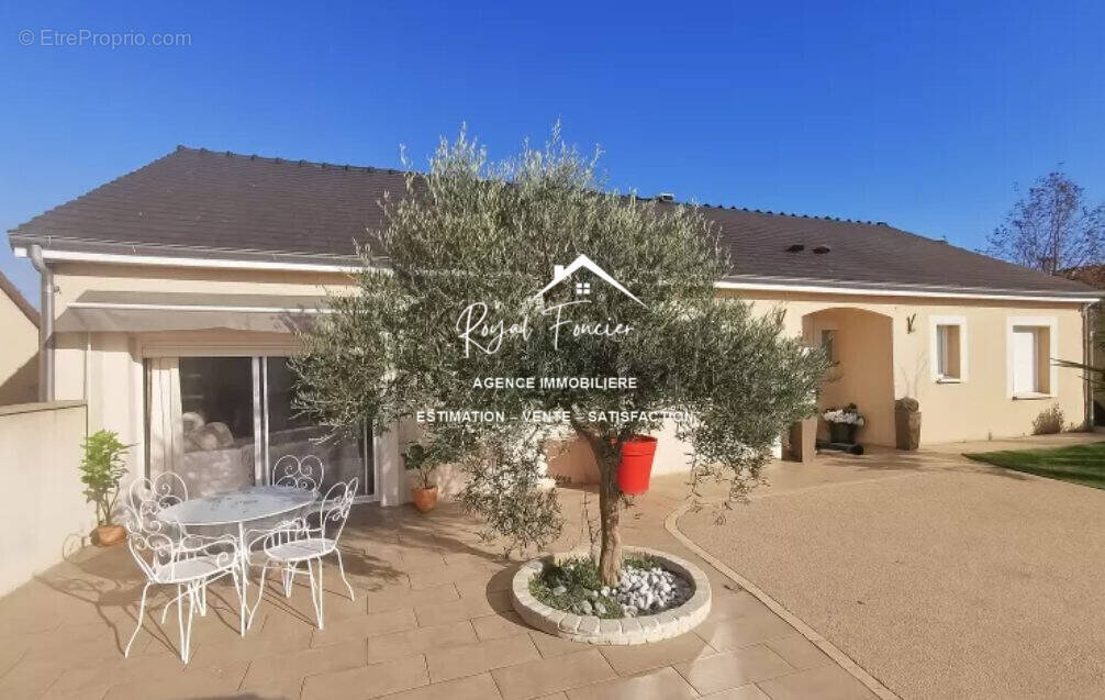 Maison plain-pied 5 Chambres - Maison à CHATELLERAULT