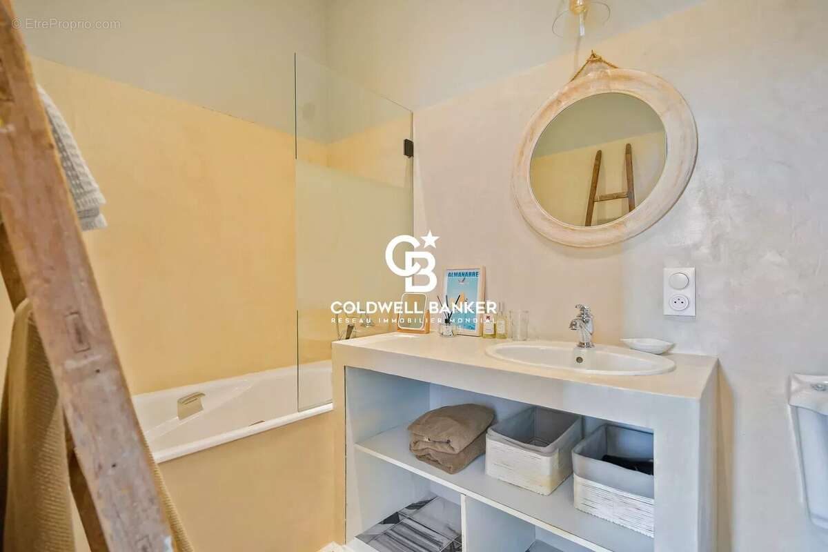 Maison à CARQUEIRANNE