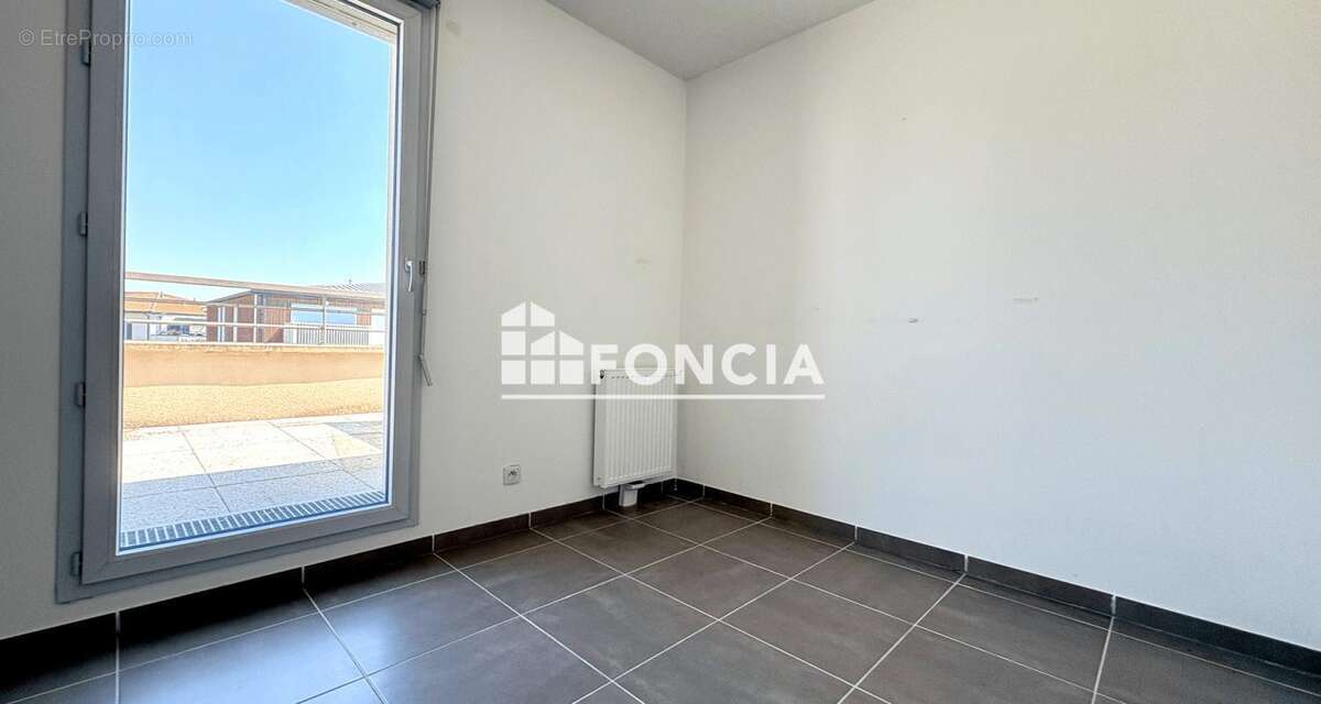 Appartement t3 avec terrasse - 61 m² - dernier étage - métro borderouge - parking inclus - photo 7