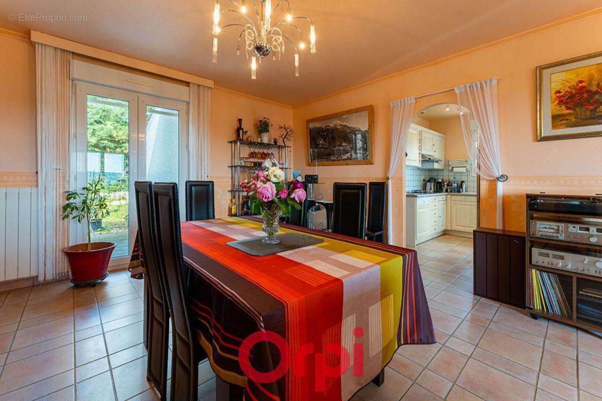 Maison à VILLENEUVE-DE-BERG