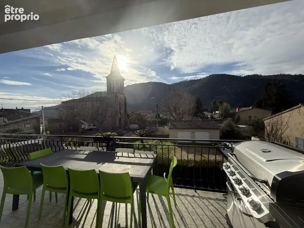 Maison 175 m² à Saint-Laurent-Du-Pape  - photo 2