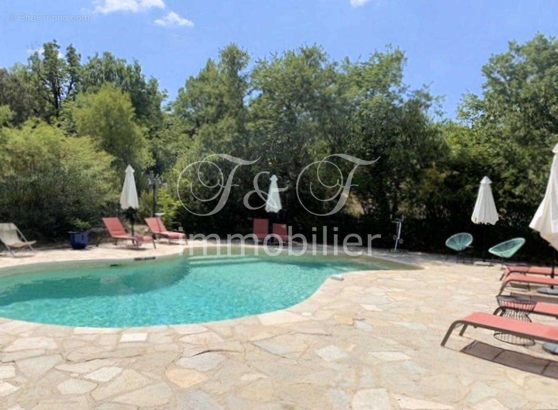 Maison à SIMIANE-LA-ROTONDE