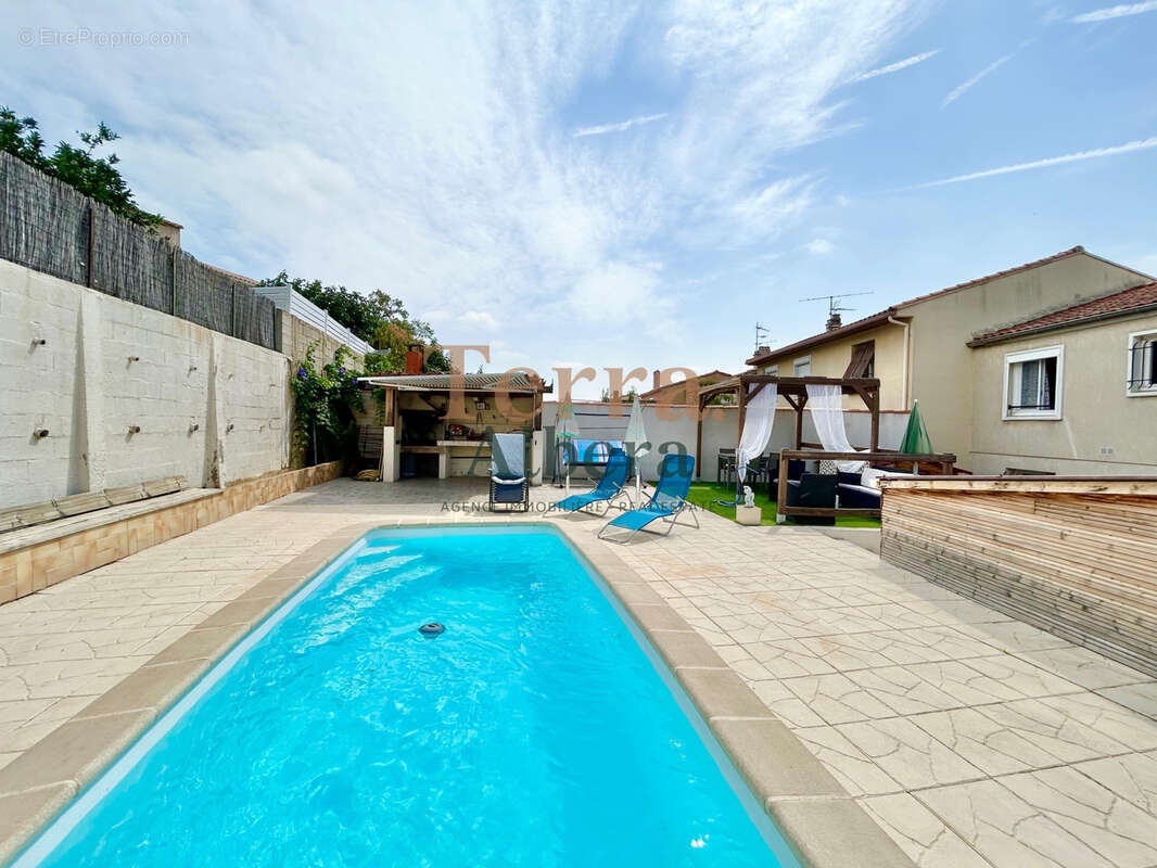 Saint-Estève   Maison 3 faces avec PISCINE, deux logements indépendants et grand GARAGE - photo 5