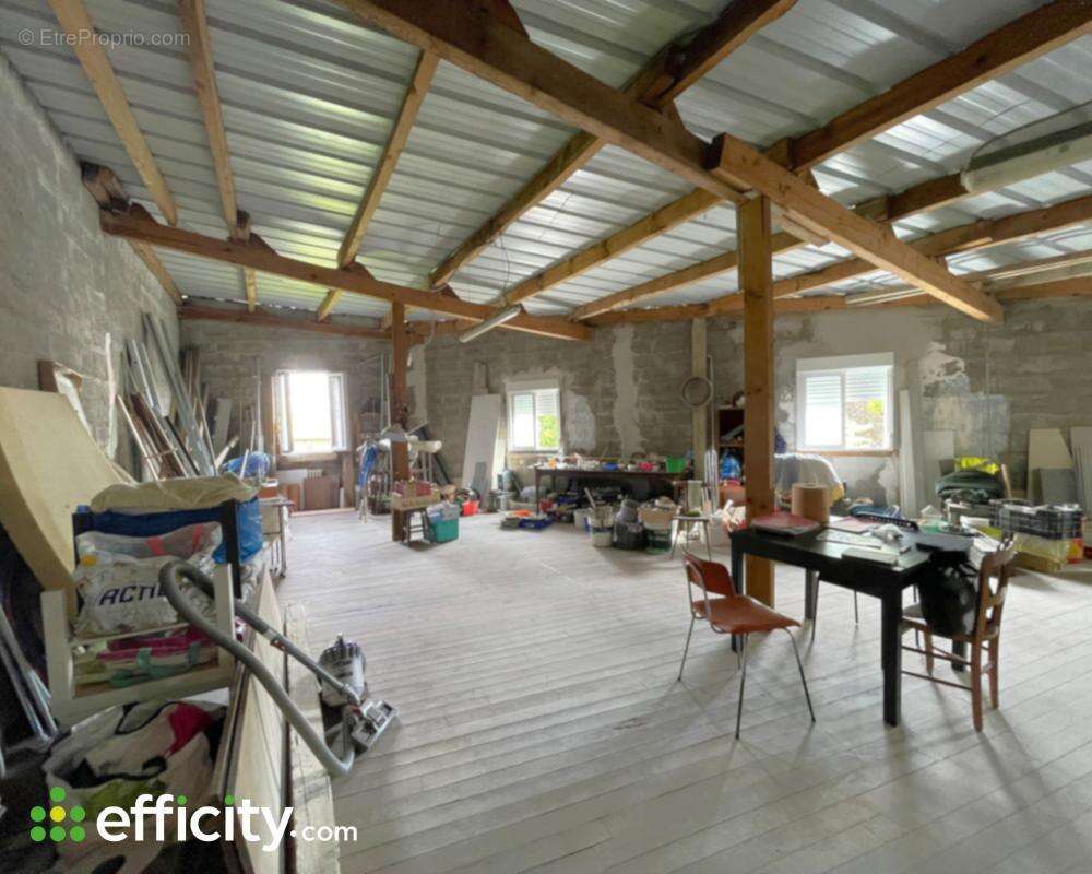 Appartement 155 m² à Saint-Medard-De-Guizieres  - photo 13