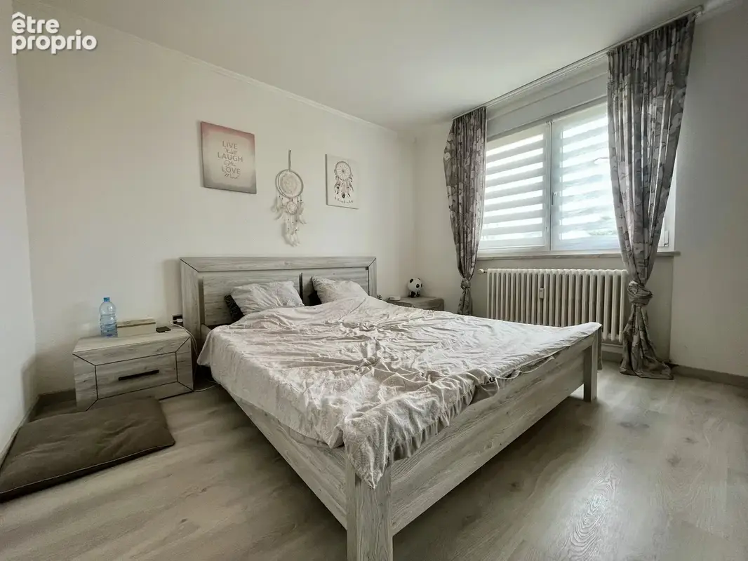 Appartement - 70 m² - F3 - 2 balcons - photo 2
