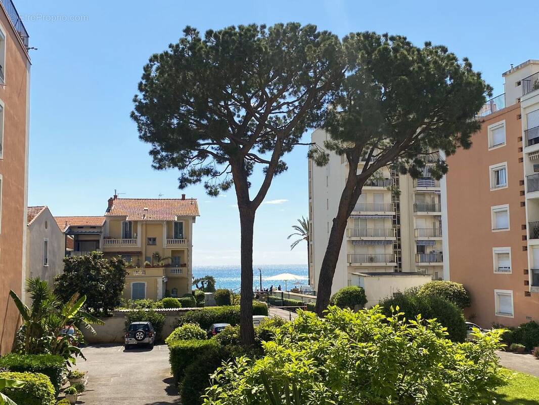 Appartement à ROQUEBRUNE-CAP-MARTIN