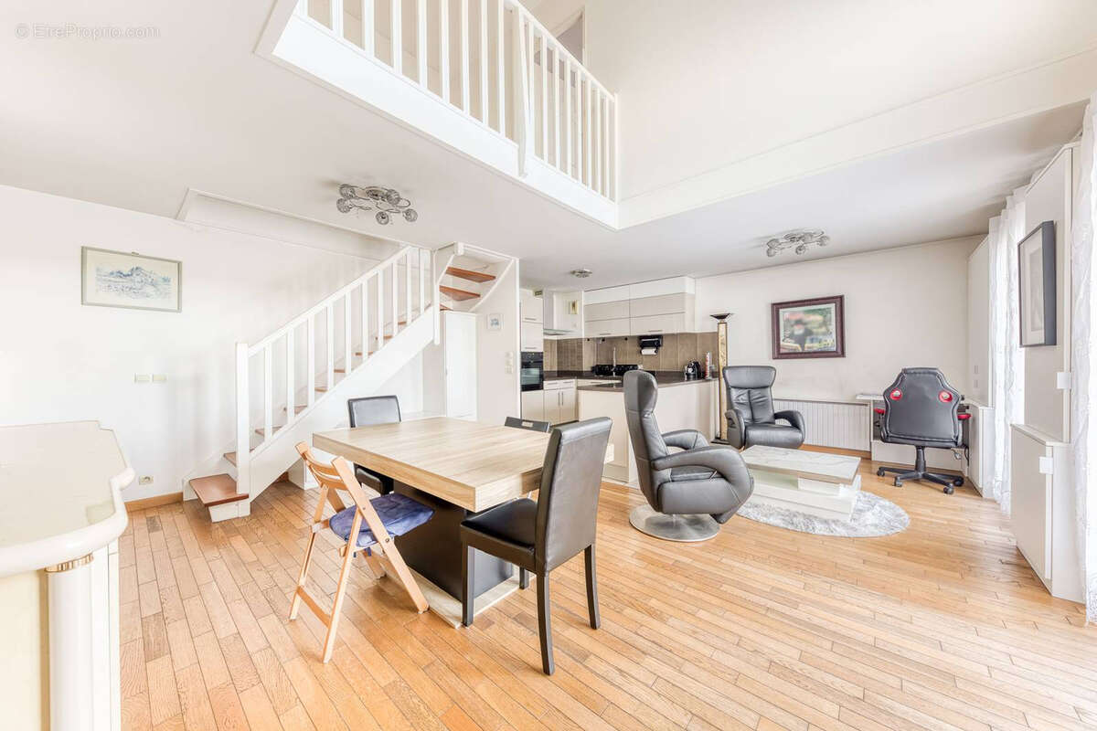 Appartement à EMERAINVILLE