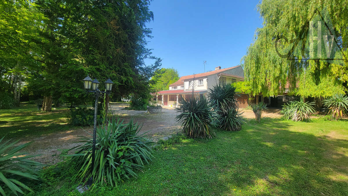 Maison ancienne de caractère - Proche Bray-sur-Seine - photo 10