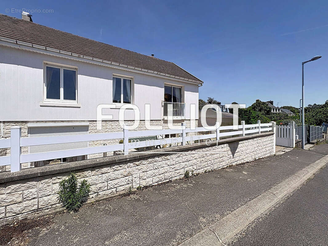 Maison à DONVILLE-LES-BAINS