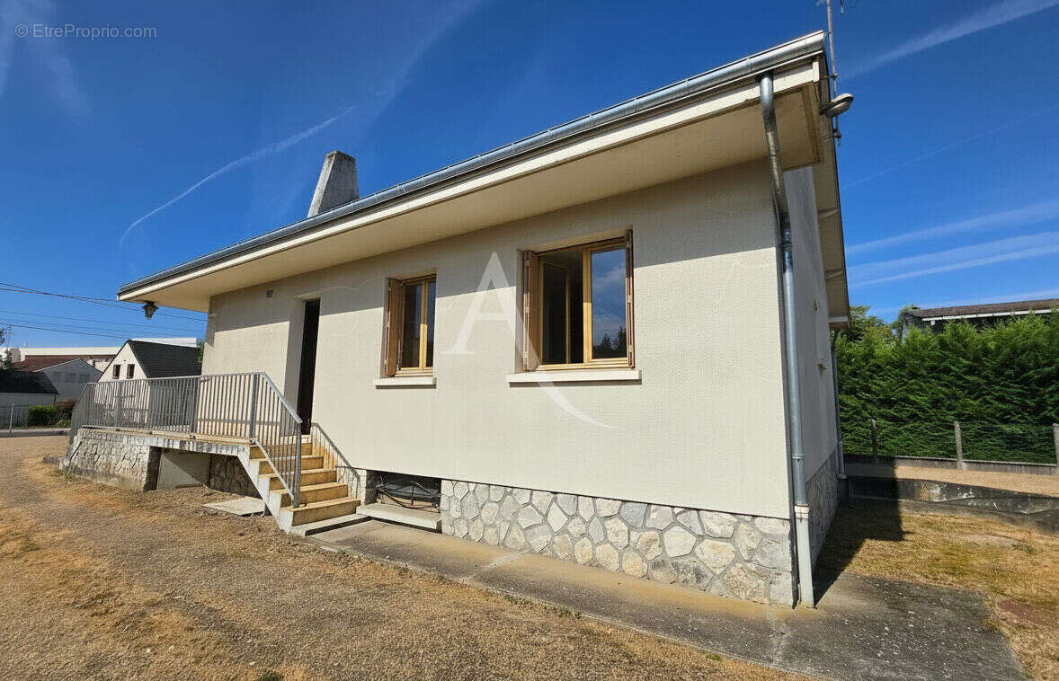 Maison  6 pièce(s) - photo 2