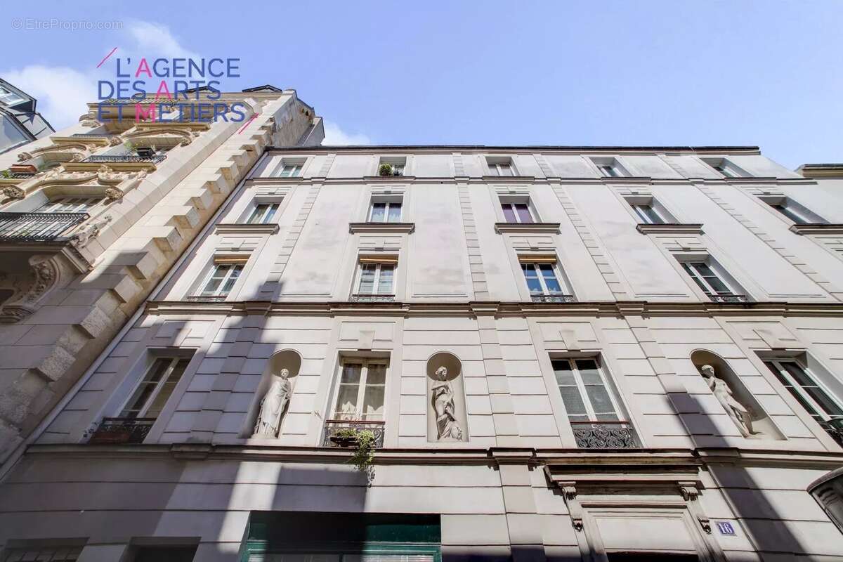 Appartement à PARIS-17E