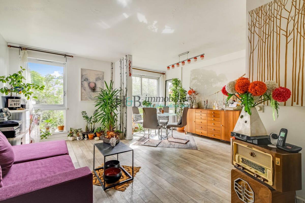 Appartement à PARIS-18E