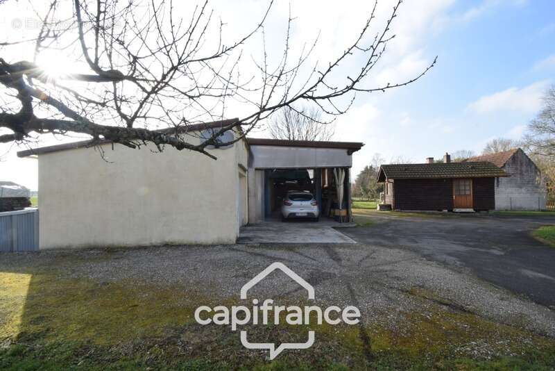 Maison à PIERRE-DE-BRESSE