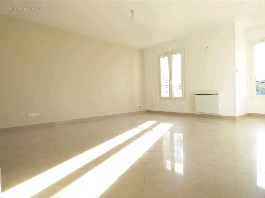 Appartement à SURVILLIERS