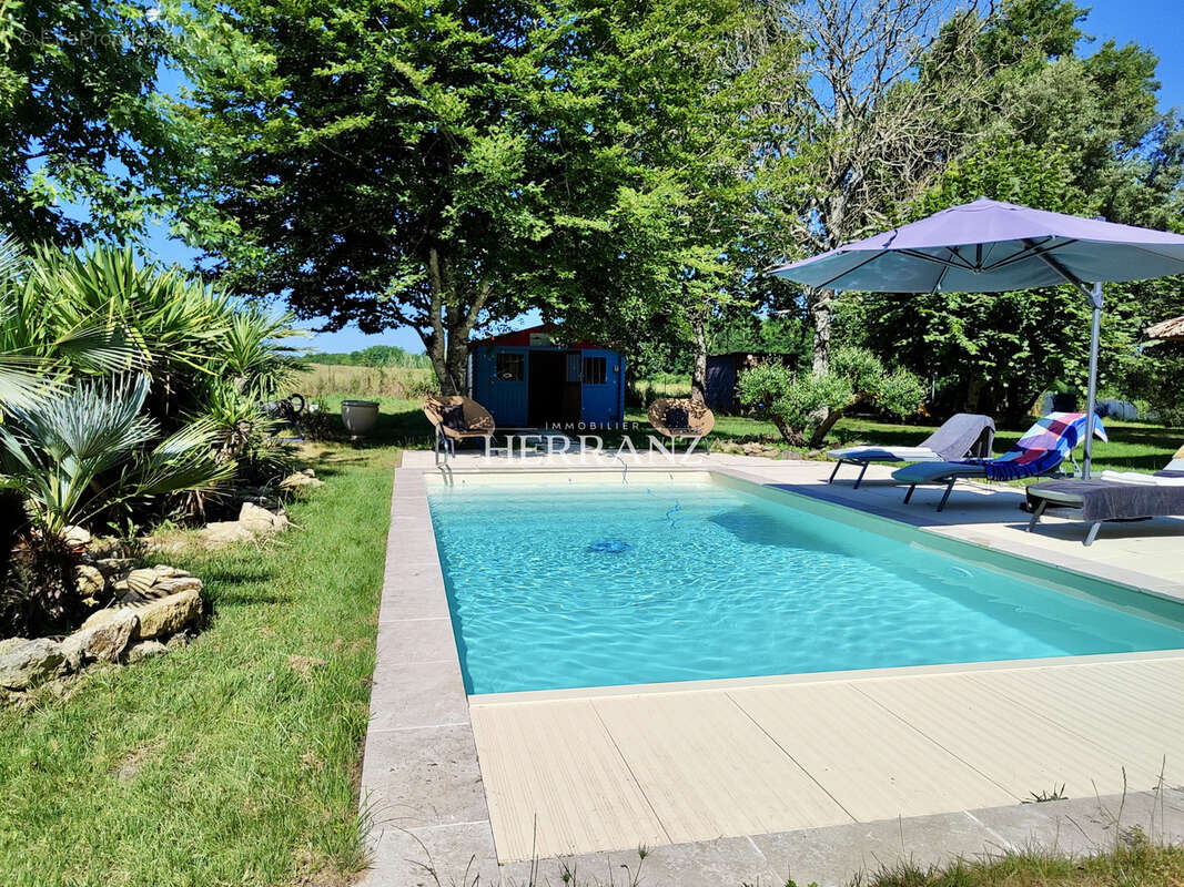 Superbe longère en pierre - batisse familiale ou projet de gîte - piscine et dépendances - photo 17