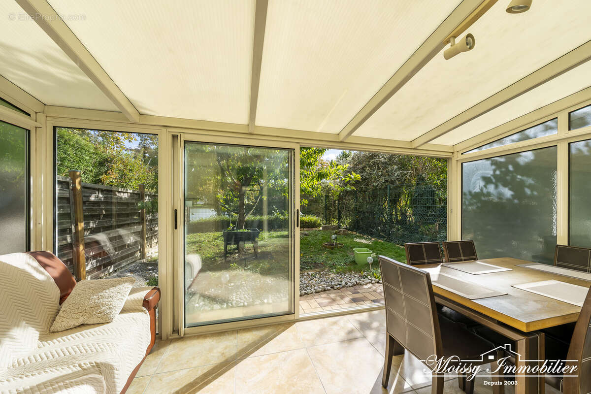 Maison à MOISSY-CRAMAYEL