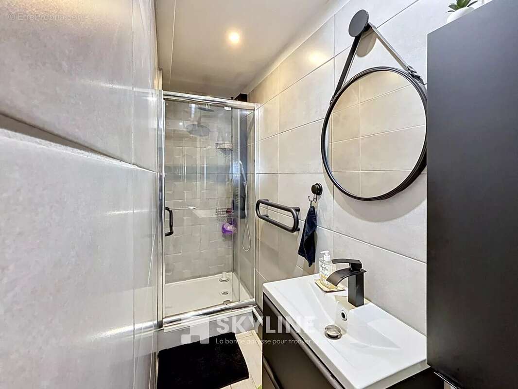 Appartement à MARSEILLE-4E