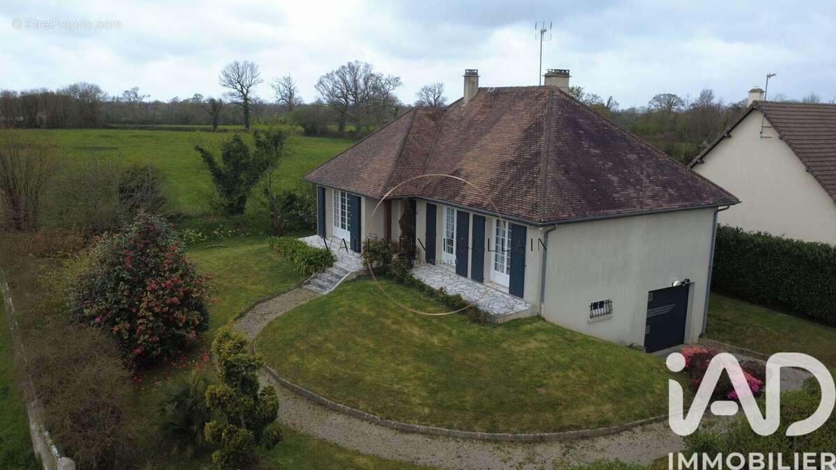 Photo 2 - Maison à PERIERS