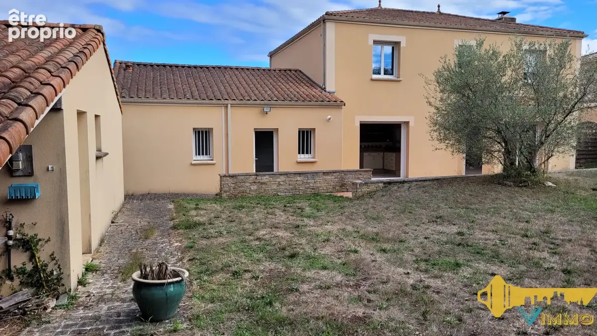 Maison familiale 4ch 1 bureau 1 salle Spa avec 2 garages et jardin - photo 17