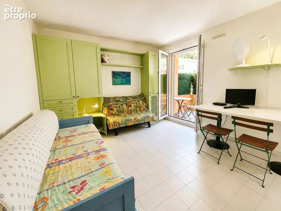 Théoule-Sur-Mer. Studio avec parking près des plages. - photo 3