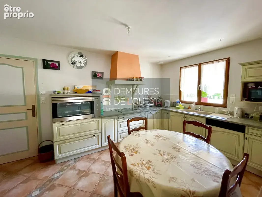 PACÉ — Maison de plain-pied 141 m2 — 3 chambres & jardin paysagé - photo 5