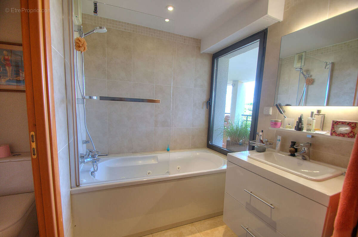 Appartement 3 pieces 84 m2 piscine commerces saint-raphael - photo 14