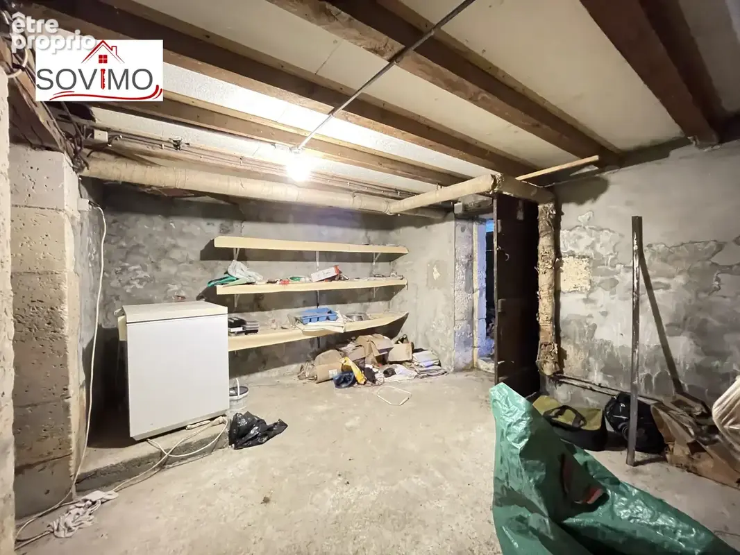 Maison de ville à rénover : jardin, garage et beau potentiel - photo 27